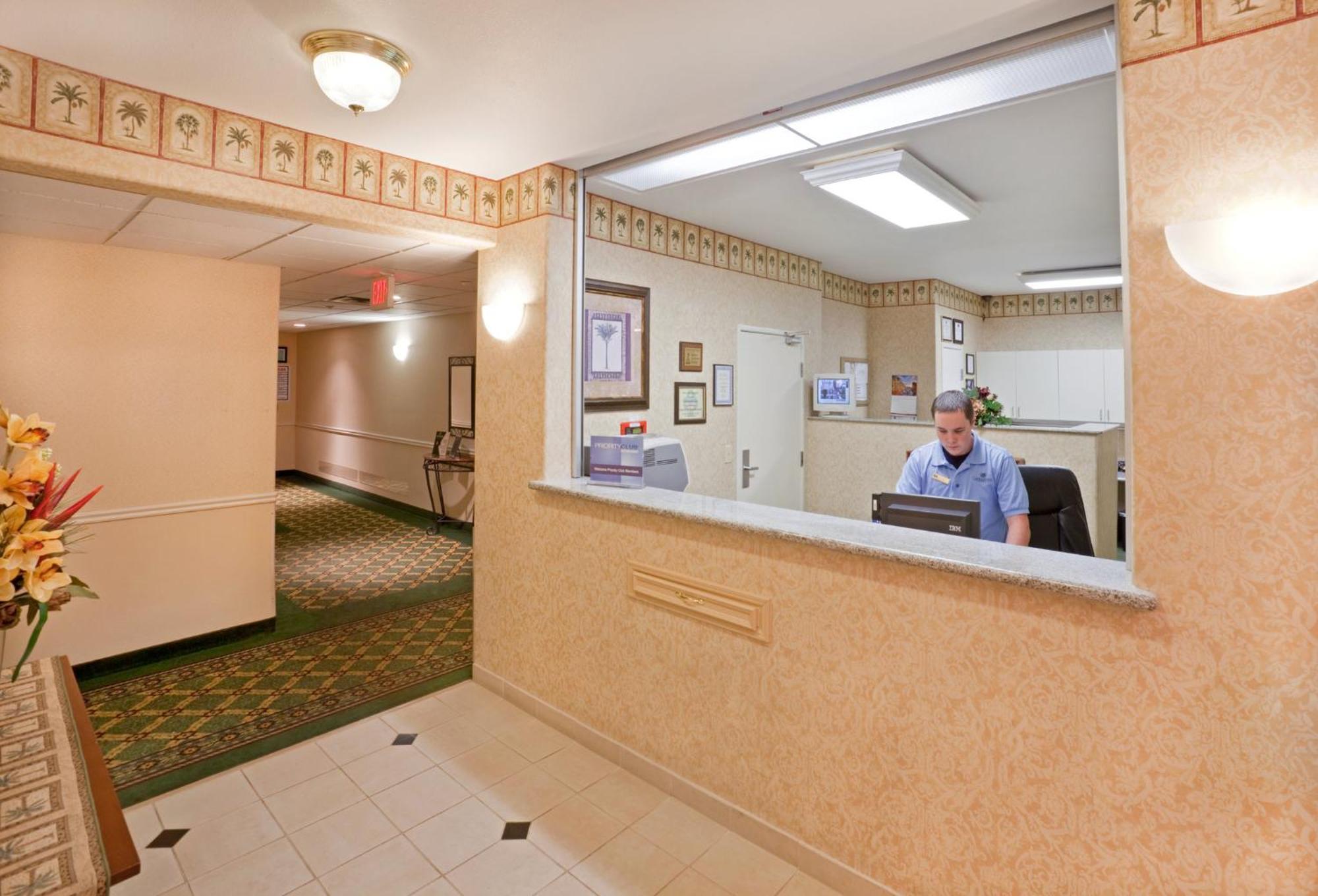 Candlewood Suites Tyler By Ihg Bagian luar foto